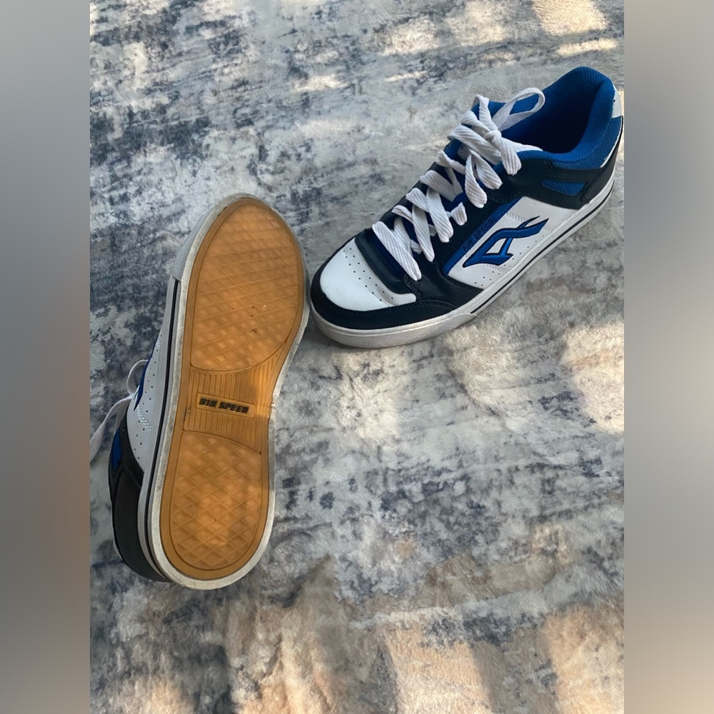 Sneakers - Picture 3 of 3